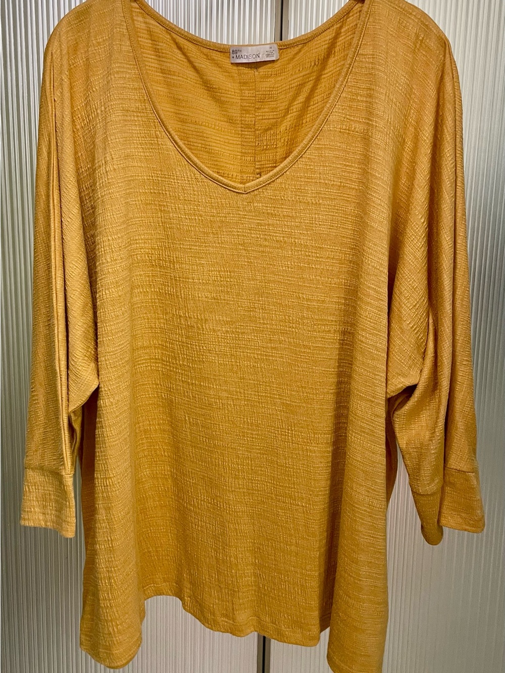 89TH + Madison Women’s Size 3X. V-neck 3/4 Sleeve Top/Blouse.